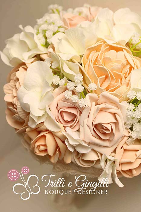 bouquet matrimonio romantico di rose peonie gypsophila