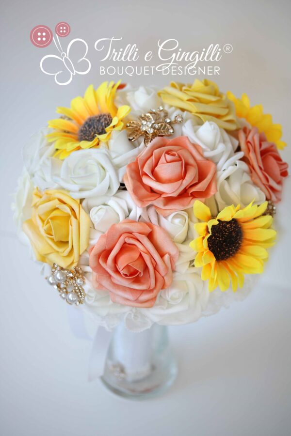 Bouquet sposa di girasoli e rose gioiello